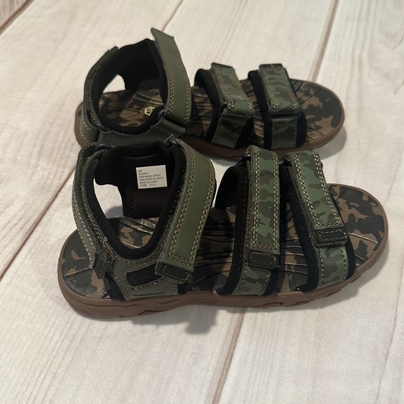 Khombu Boys Camouflage Print Velcro Sandals Size 2 - Picture 4 of 7